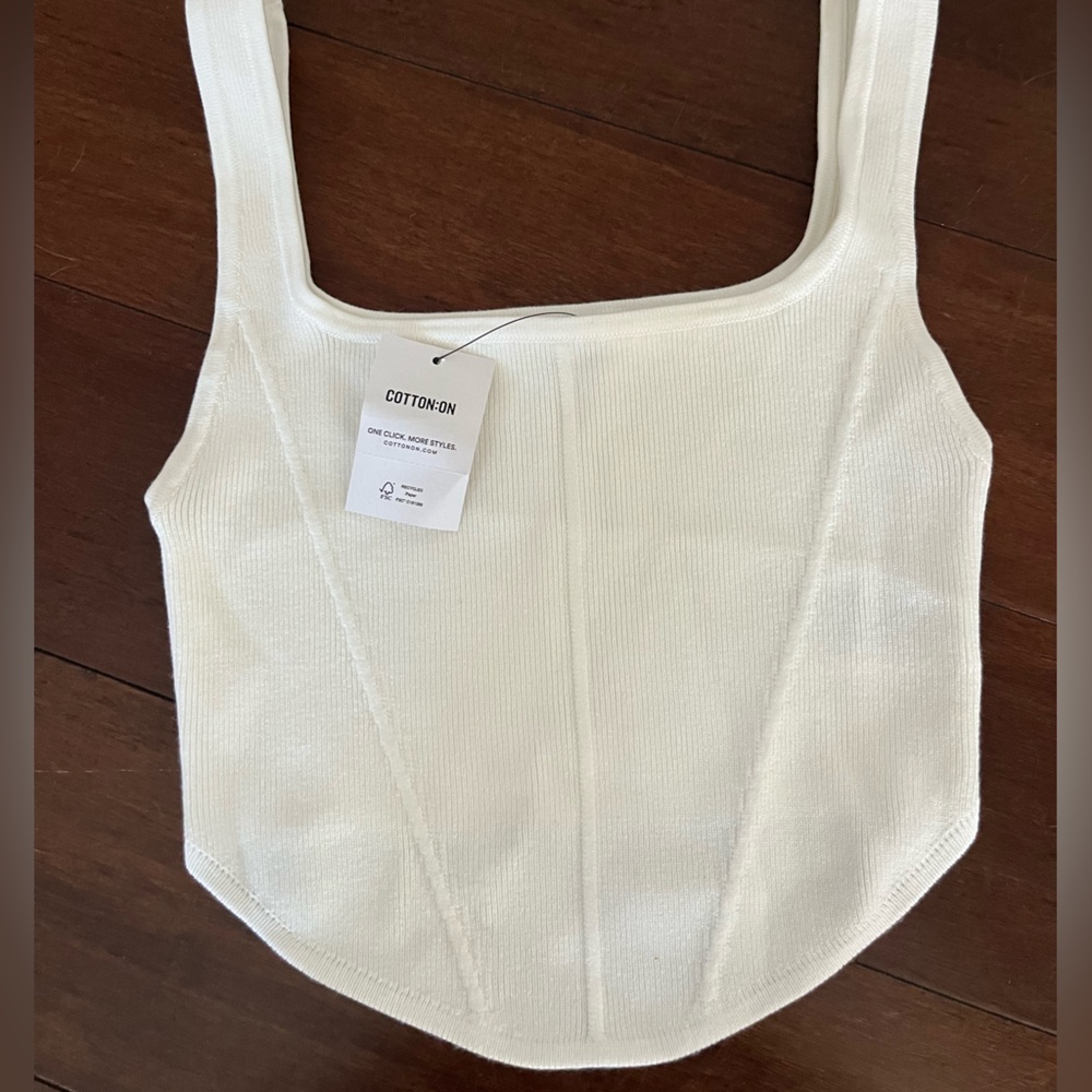 Going out top. Brand new with tag-never worn. Cotton on xs